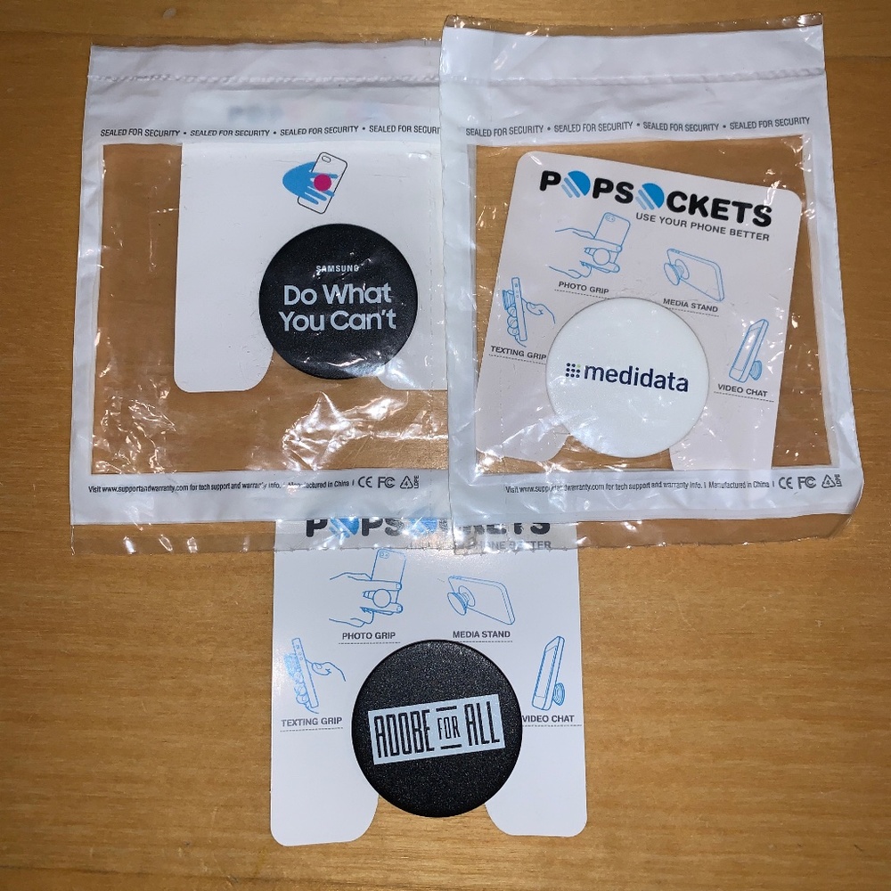 Popsocket bundle 3 pcs - (2 new and 1 preowned)